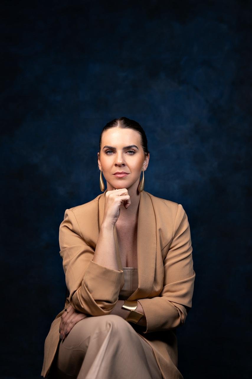 Especialista em Encantamento e Sucesso do Cliente com IA, focada em fidelização, experiência do usuário e escala de atendimento.